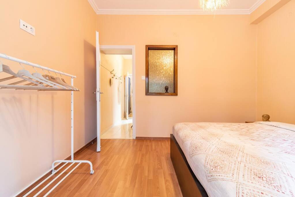Appartement Modern African-Inspired Flat à Athènes Extérieur photo